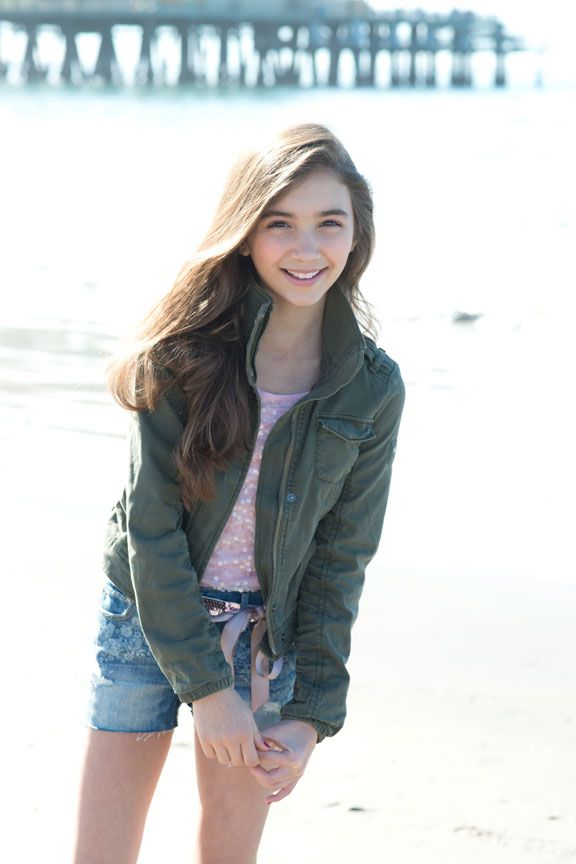 Rowan Blanchard, Actor, Girl Meets World Like and Repin.  Noelito Flow instagram http://www.instagram.com/noelitoflow Girl Meets World Cast, Riley Matthews, Rowan Blanchard, Disney Channel Stars, Boy Meets World, Girl Celebrities, Girl Meets World, Disney Stars, Microsoft 365