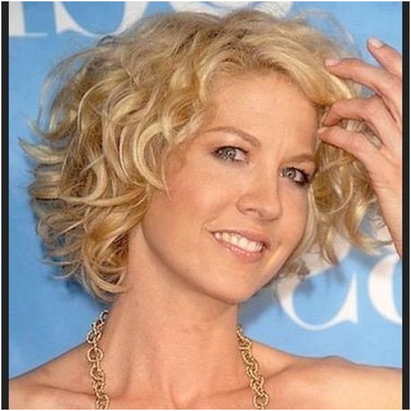 Bob Riccio, Short Curly Hairstyles For Women, Fine Curly Hair, Tousled Hair, Latest Short Haircuts, Kampot, Light Hair Color, Short Wavy Hair, Penteado Cabelo Curto