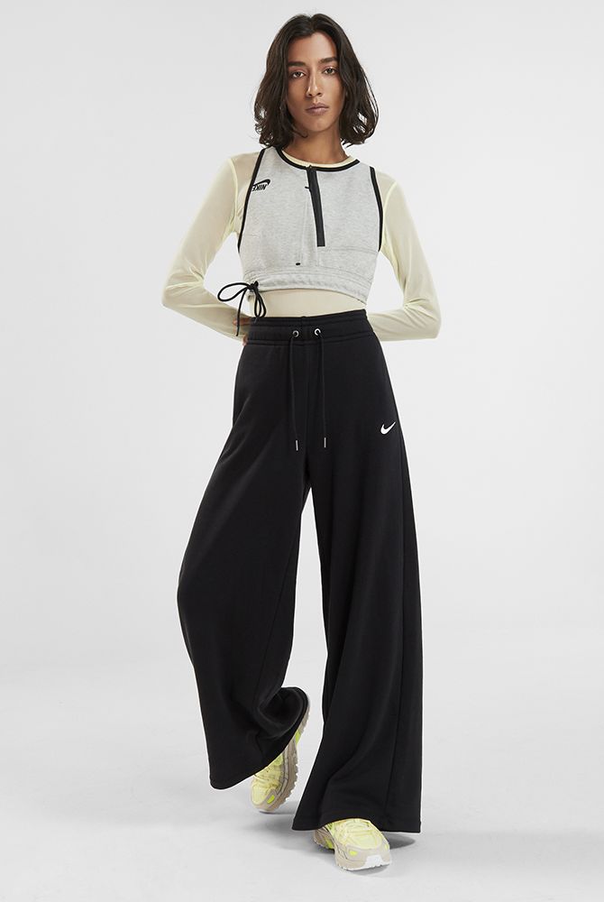 Nike Sportswear Women's Wide-Leg Pants. Nike.com Nike Sportswear Women, Pants Nike, Womens Wide Leg Pants, Fashionable Outfits, Black White Fashion, Nike Sportswear, Leg Pants, Wide Leg Pants, Checks