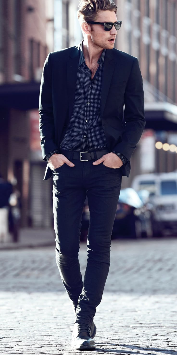 Must-Have Looks: Cotton Sateen Notch Lapel Blazer, Extra Slim Printed Shirt, Rocco Slim Fit Skinny Leg Jean. #express #mensfashion #streetstyle Gentlemens Guide, Francisco Lachowski, Mens Fashion Smart, Jamie Campbell Bower, Mens Fashion Inspiration, Wardrobe Update, Sharp Dressed Man, His Style, Black Suit