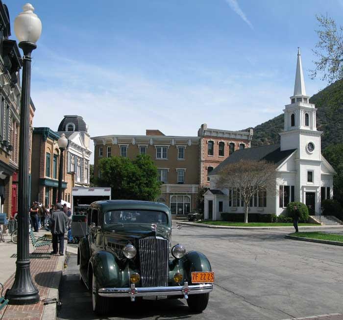 On the backlot of Warner Bros. Studios #backlot #studio  #warnerbrothersbacklot #warnerbrothersstudio | Burbank, Hollywood street,  Hollywood studio