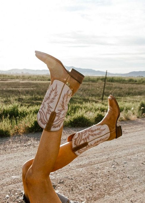 Debut Taylor Swift Aesthetic, Heartless Elsie Silver, Cowgirl Boots Aesthetic, Cowboy Boots Aesthetic, Willa Grant, Debut Taylor Swift, Debut Taylor, Costal Cowgirl, Good Foundation