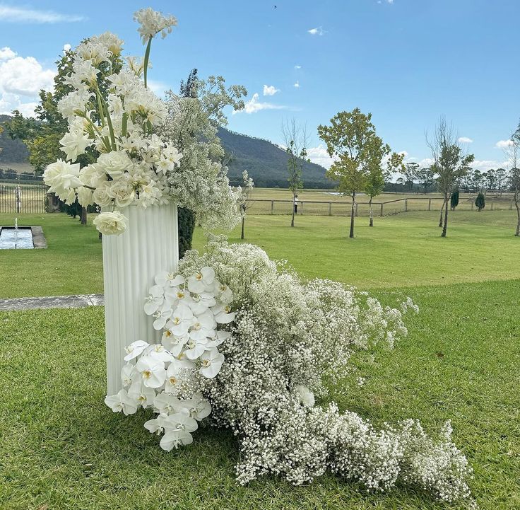 Pin de Michelle Vu em M|K wedding flowers em 2024