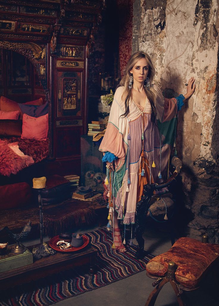 10 Haute Bohemians Who Live Beautifully—And Make It Look Easy - Hope Atherton-Wmag Victorian Bohemian Decor, Boho Chic Interior Design, Boho Chic Interior, Haute Bohemian, Victorian Boho, Victorian Nightgown, Suki Waterhouse, Live Beautifully, Bohemian Decor