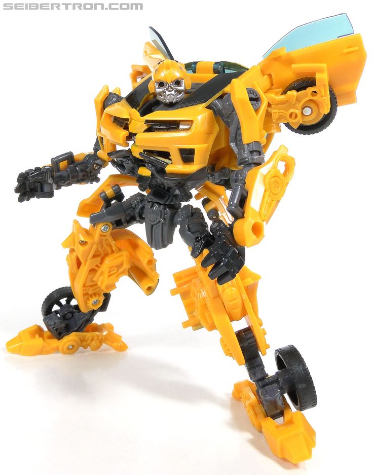 Transformers Dark of the Moon Bumblebee (Image #85 of 188) Bumblebee Toys, Transformers Dark Of The Moon, Dark Of The Moon, Transformers Toys, Hornet, Toy Store, Bumble Bee, Transformers, The Moon