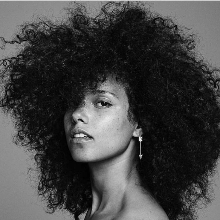 Alicia Keys...no makeup, natural hair...Gorgeous! Alicia Keys, Girls Rock, Curly Girl, Big Hair, Afro Hairstyles, Black Is Beautiful, Hair Goals, Hair And Nails, Beautiful Hair