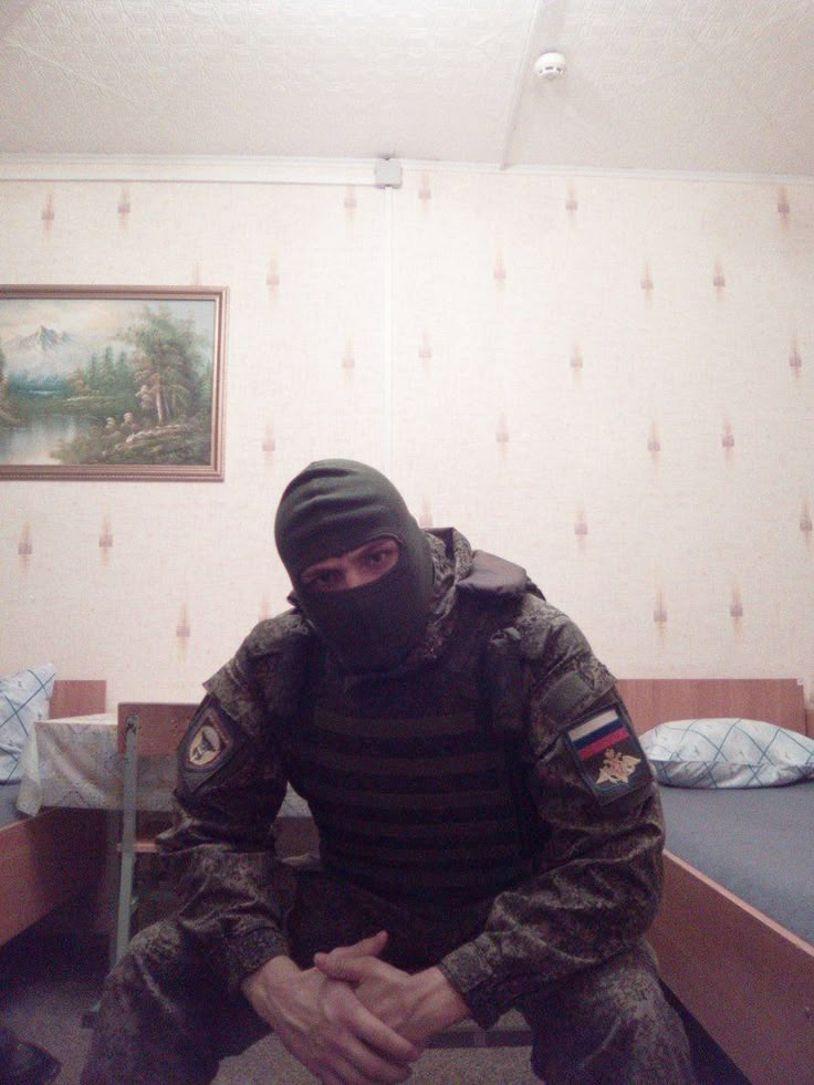 Russian soldier. Balaclava. Mask Guy, Cod Men, Military Aesthetic, Masked Men, Hot Army Men, Russian Men, Military Special Forces, Discord Banner, Pose References