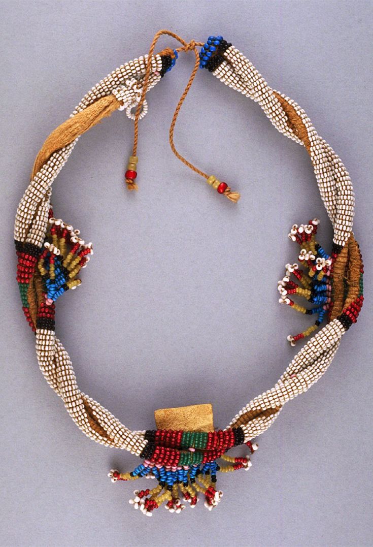 Necklace from the Zulu people | Glass beads, metal and fiber | Collected by James Waldie, in South Africa 1893 Zulu Beads, Collar Hippie, Africa Necklace, Legion Of Honor, African Accessories, Bead Fringe, Ethnic Necklaces, Jewelry Beaded, Sea Art