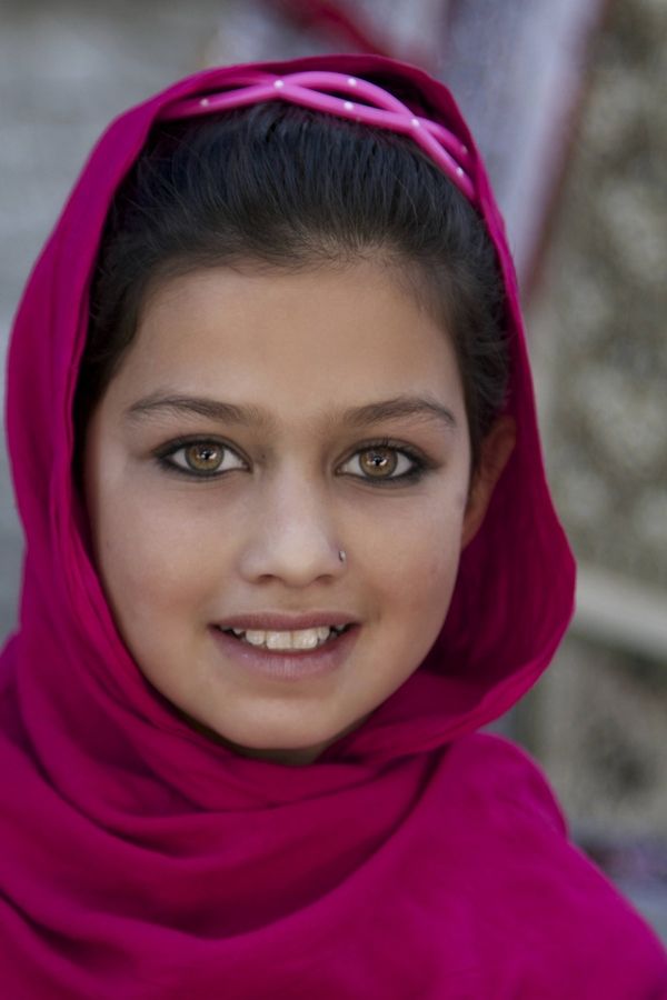 Mediana of Kabul by Lan Dalat, via 500px Kind Photo, Afghan Girl, Kids Around The World, Street Kids, We Are The World, Foto Art, People Of The World, World Cultures, Pretty Eyes