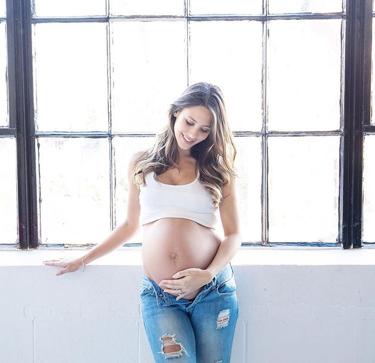 Kaitlyn Leeb (@kaitdubz) • Instagram photos and videos Pregnant Celebrities, Maternity Poses, Pose Idea, Newborn Shoot, Heartland, The Cast, Our Body, 3 Weeks, Daily Dose