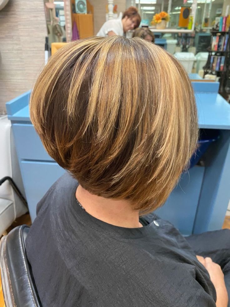 Reverse Bob, Cute Bobs, A Bob Haircut, Haircut 2023, Stacked Bobs, Cute Bob, Stacked Bob, Choppy Bob Hairstyles, Choppy Bob