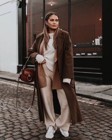 Long Brown Trench Coat Outfit, Dark Brown Coat Outfit Winter, Dark Brown Trench Coat Outfit, Brown Coat Outfit Winter, Long Brown Coat Outfit, Dark Brown Coat Outfit, Brown Long Coat Outfit, Dark Brown Outfit, Dark Brown Coat