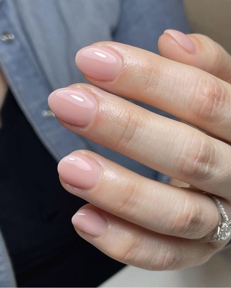 Natural Looking Acrylic Nails Short Round, Short Rounded Nails Gel, Bridesmaid Dip Nails, Dip Nails With Tips Oval, Simple Short Neutral Nails, Slightly Rounded Nails, Short Acrylic Nails Circle, Short Nail Bed Acrylic Nails, Short Almond Natural Acrylic Nails