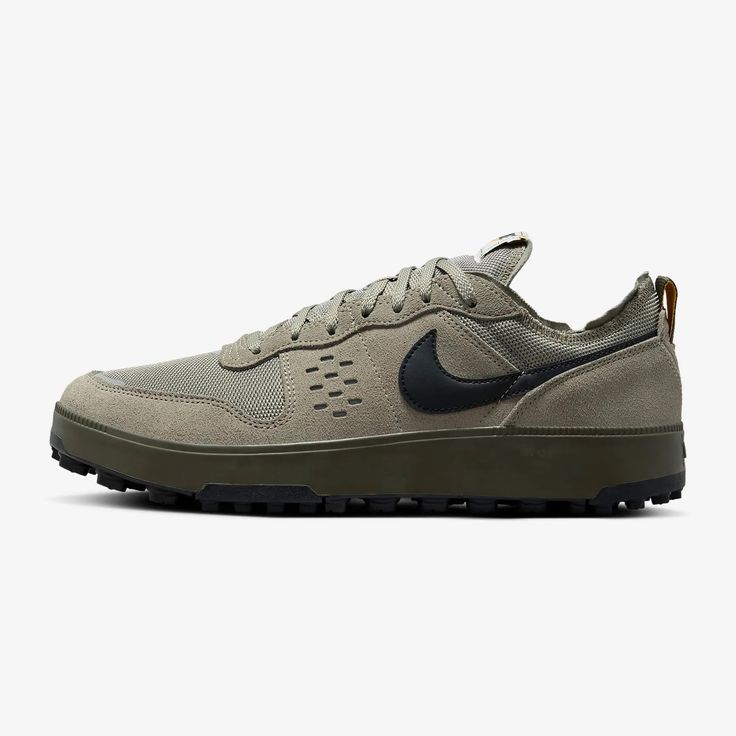 Nike Lifestyle Shoes, Best Suits For Men, New Car Accessories, Tenis Nike, Cargo Khaki, Sneakers Collection, Nike Vintage, Buy List, Gym Shoes