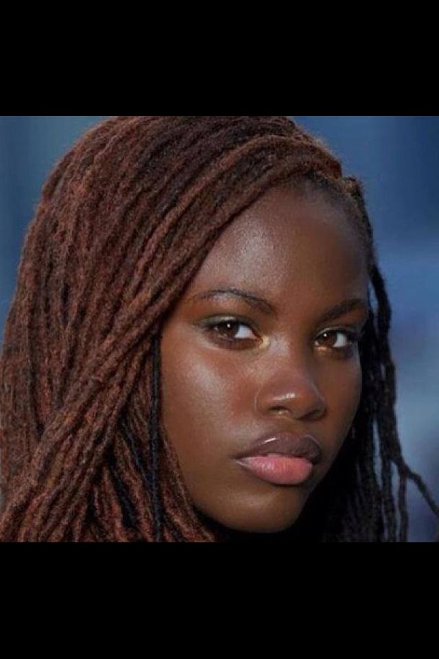 Dreads Woman With Dreadlocks, Brown Locs, Long Dreadlocks, African Hair Braiding Styles, Dreadlock Styles, Sisterlocks, Dreadlock Hairstyles, Natural Hair Inspiration, African Braids Hairstyles