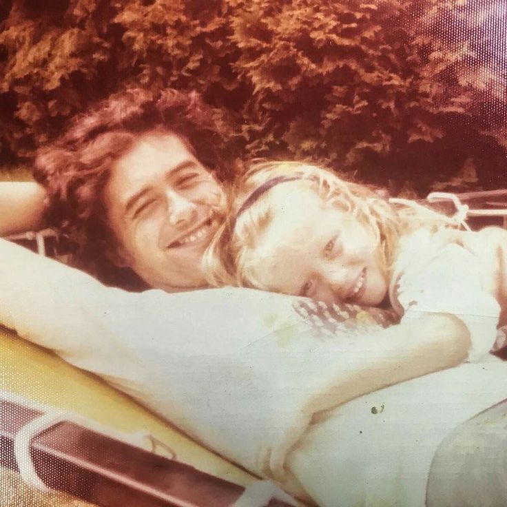 Jimmy Page' daughter Scarlet set him this picture on Father's day 2019 Charlotte Martin, Fun Snaps, Led Zeppelin Guitarist, Ginger Baker, Robert Plant Led Zeppelin, Guitar Tech, John Bonham, Led Zep, Jimmy Page