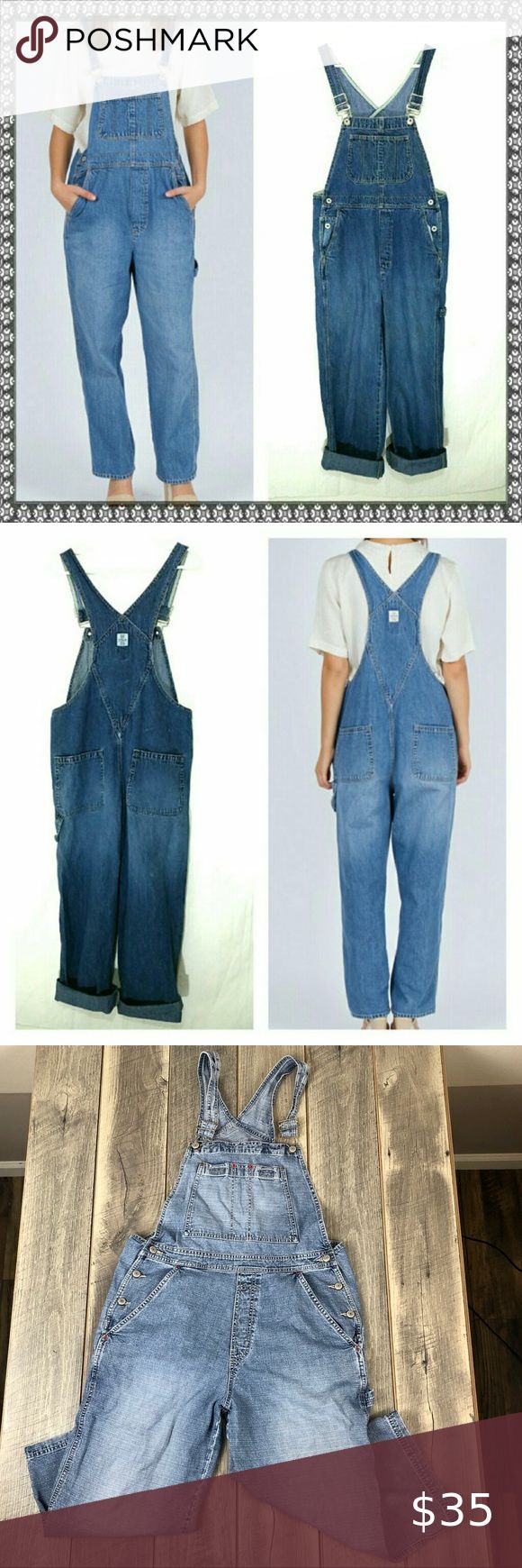 GAP Industrial Denim Carpenter Bib Overalls Large Brand: Gap Size: Large Condition: Pre-owned gently used. No holes or stains. Back pockets have velcro Please see all pictures for details and measurements 100% cotton Stock photos for model Machine wash cold Smoke-free home Pet-friendly GAP Jeans Overalls Jean Overalls, Bib Overalls, Gap Jeans, Bell Bottom Jeans, Pet Friendly, Gap, Overalls, Women Jeans, Blue Color