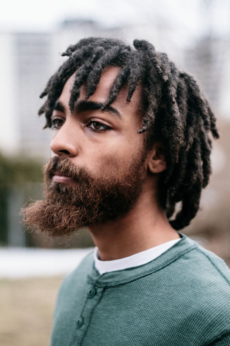 The lawd is too good!! Send me to a place where they all look like this. Beard And Dreads Black Man, Dred Locks Men, Dred Locks, High Top Dreads, Mens Dreadlock Styles, Dreadlock Rasta, Dreadlock Hairstyles For Men, Dreadlock Styles, Natural Man