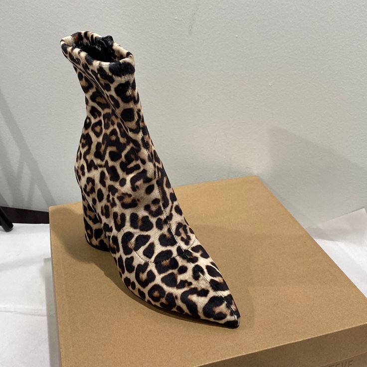 New In Box. Beautiful Leopard Print Fabric Pointed Boots In Size 7. Pointed Toe Leopard Print Party Boots, Leopard Boots Ankle, Liberty Black Cheetah Boots, Leopard Ankle Boots, Chelsea Boots Outfit, Pointed Boots, Leopard Print Fabric, Leopard Boots 9.5, Steve Madden Shoes