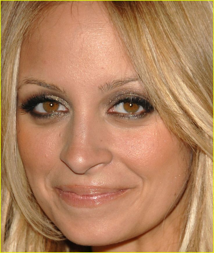 nicole-richie amber eyes Amber Eyes Color, Light Brown Eyes, Rare Eye Colors, Nicole Ritchie, Rh Negative, Rare Eyes, Amber Eyes, Eyes Color, Eliza Dushku