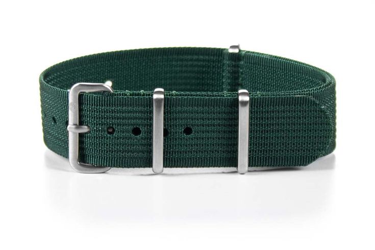 Premium Watches, Nato Strap, Racing Green, Watch Straps, Watch Brands, Watch Strap, Vintage Looks, Snug Fit, Watch Bands