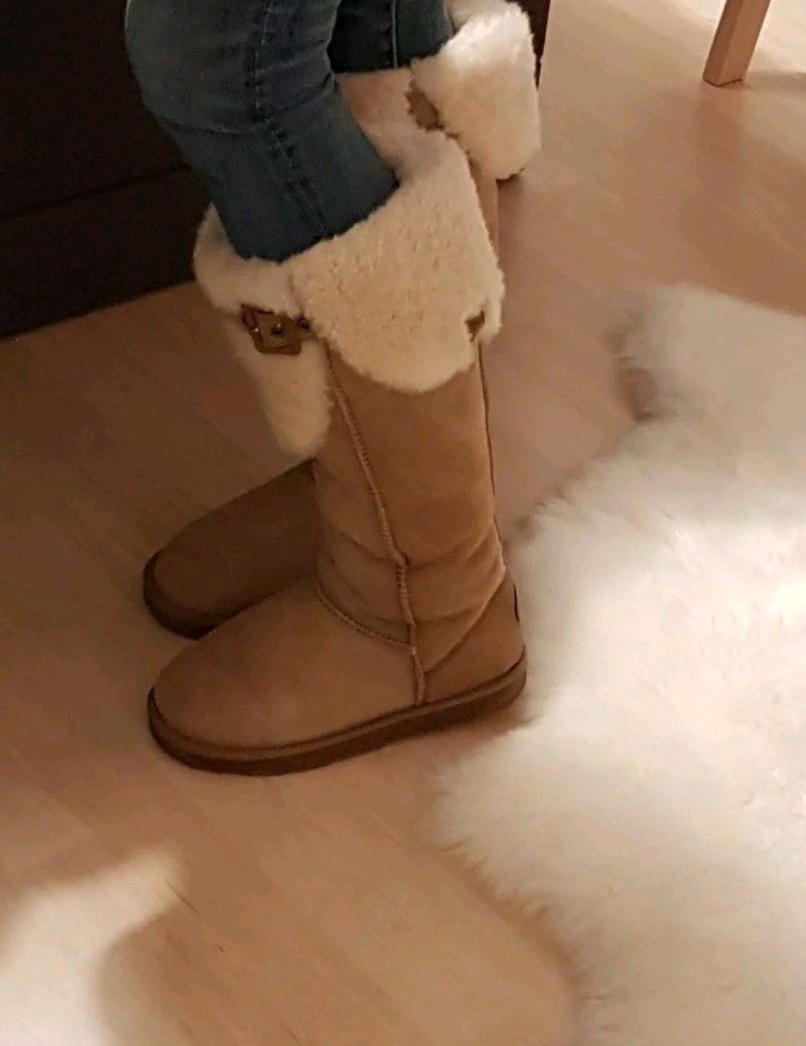 Ugg Fur Boots, Fake Uggs, Boots Uggs, Fur Boots, Emu, Boots Shoes, Ugg Boots, Sock Shoes, Winter Boots