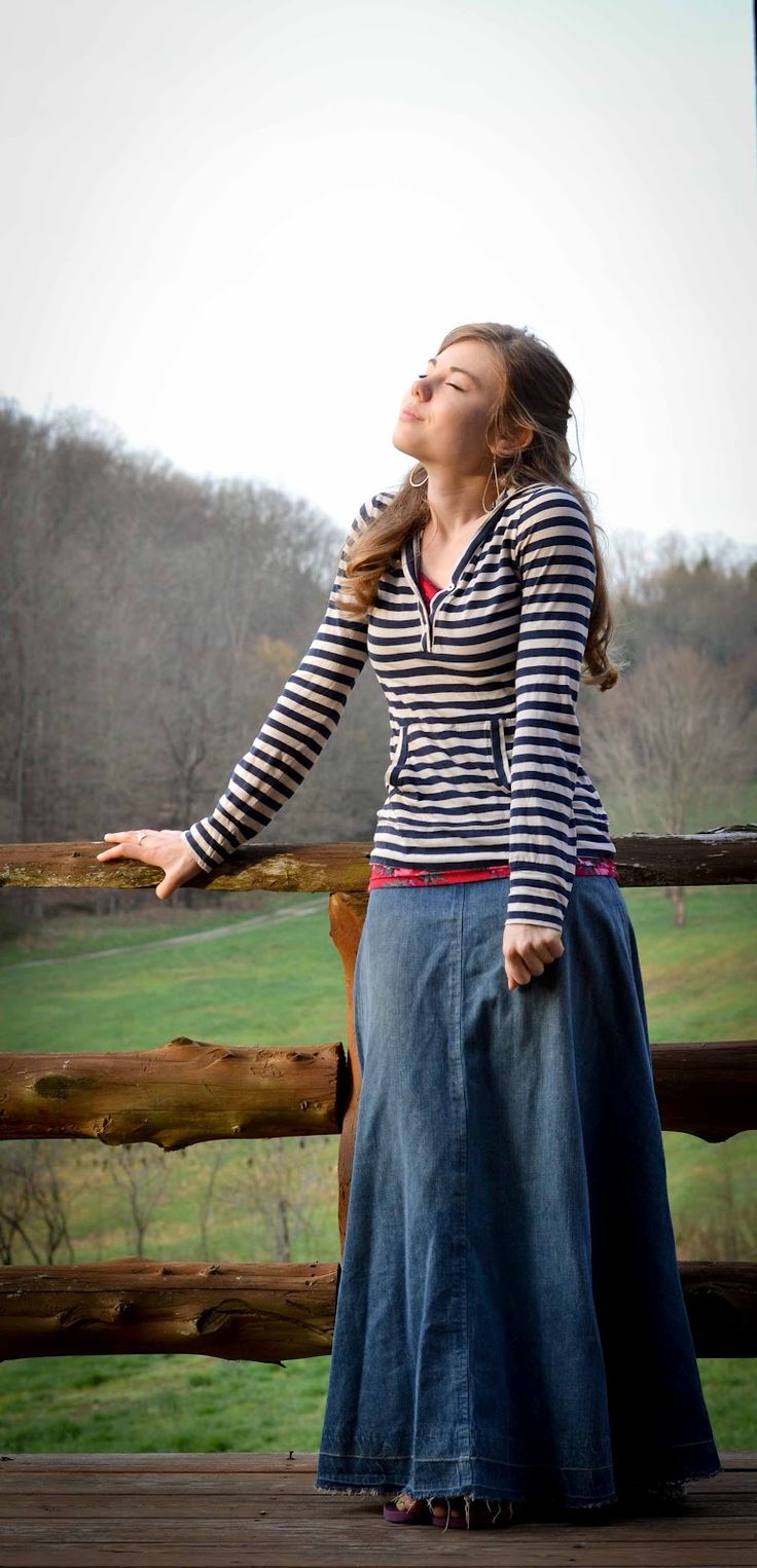 This is a great blog by a girl who recognizes the need for modesty, and God's desire for it! So happy to have found this blog, contains some of her talk of their sermons, and many many Modest, beautiful clothing ideas and tutes! Her slogan "Dressing outside your box, but inside His book!" <3 <3 <3 Fresh Modesty, New Hijab, Lazy Day Outfit, Rock Outfit, Cute Lazy Day Outfits, Jenner Outfits, Jeans Rock, Ladies Dress Design, Modest Dresses