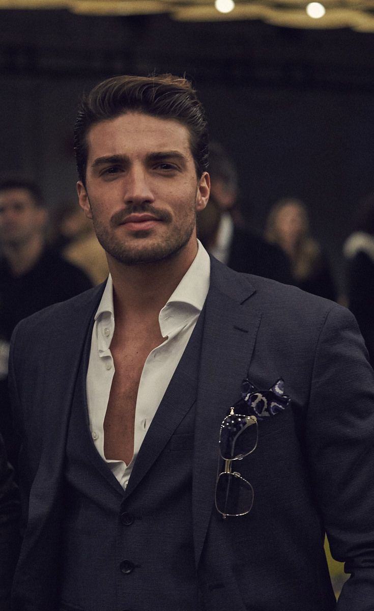 Style blogger Mariano Di Vaio arrives to take his seat on the front row of the BOSS show in New York Strong Woman Tattoos, Handsome Italian Men, Beautiful Women Quotes, Handsome Men Quotes, Handsome Style, Handsome Arab Men, Arab Men, Italian Men, Japanese Men