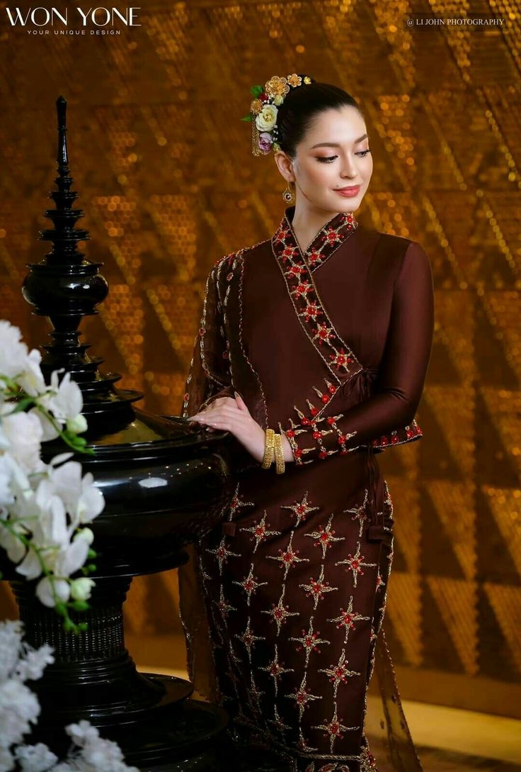 Shan Dress, Burmese Wedding Dress, Burmese Wedding, Myanmar Outfit, Burmese Clothing, Traditional Dresses Designs, Myanmar Traditional Dress, Myanmar Dress Design, Myanmar Traditional