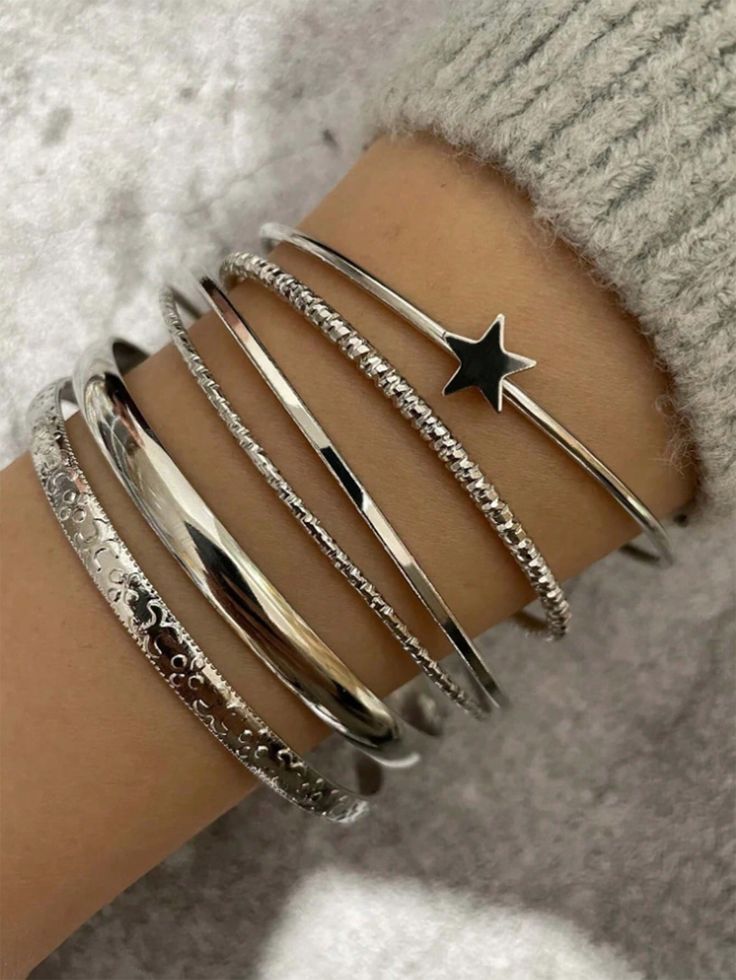 Plateado  Collar     Embellished Bangle Bracelet Set, Jewelry Accessories Ideas, Dope Jewelry, Stacked Jewelry, Jewelry Lookbook, Silver Bangle Bracelets, Silver Bangle, Girly Jewelry, Dream Jewelry