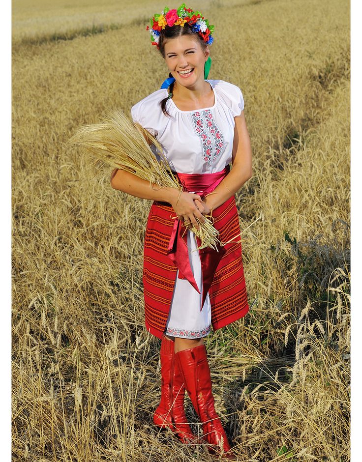 Traditional Ukrainian costume ''Nastena'' | RusClothing.com Russian Traditional Dress, Russian Dance, Russian Clothing, Ukrainian Style, Ukrainian Dress, National Clothes, Viking Women, European Dress, Wheat Field