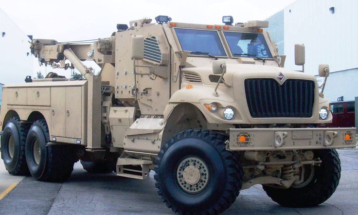 Navistar MaxxPro Recovery Vehicle PK. Tactical Truck, Super Images, Bug Out Vehicle, Armored Truck, Army Truck, Us Marines, Army Vehicles, Tanks Military, Offroad Trucks