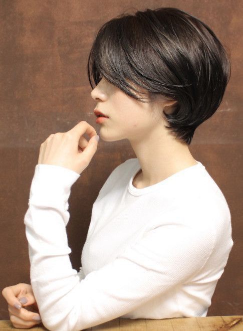 Pixie Bob Haircut Layered Round Face, Japanese Short Hair, Tomboy Hairstyles, Shot Hair, Short Hair Tomboy, Korean Short Hair, Girls Short Haircuts, Really Short Hair, Asian Short Hair