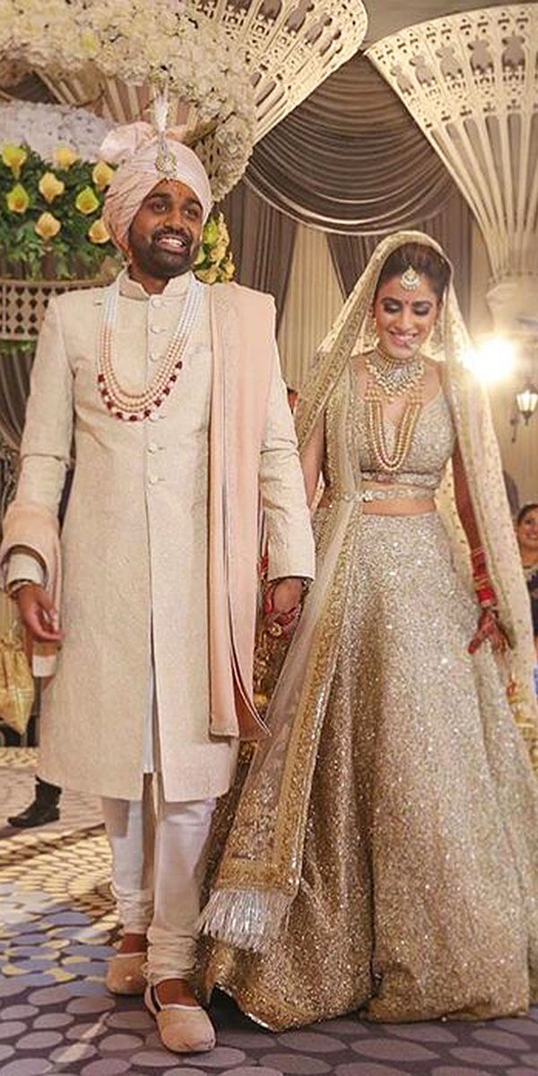 Exciting Indian Wedding Dresses That Youll Love ❤ See more: http://www.weddingforward.com/indian-wedding-dresses/ #weddingforward #bride #bridal #wedding How To Dress For A Wedding, Reception Outfit, Lehenga Bridal, Wedding Lehenga Designs, Gold Wedding Dress, Indian Bridal Lehenga, Indian Wedding Dresses, Indian Bride And Groom, Indian Bridal Dress