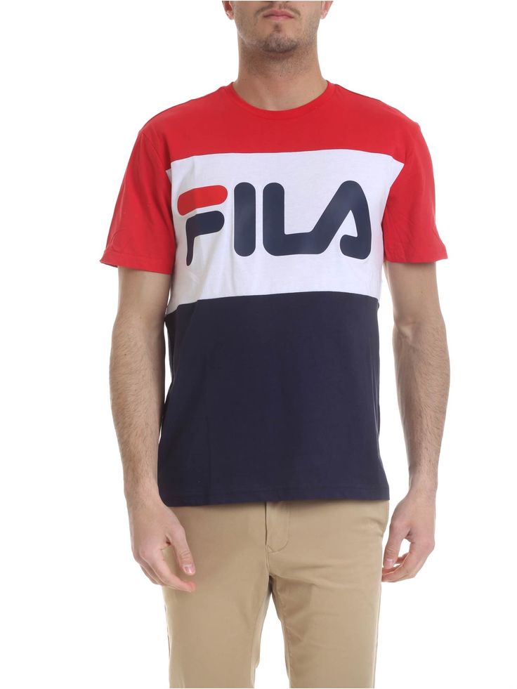 FILA LOGO PRINT T-SHIRT. #fila #cloth Fila Logo, Blue Logo, Red White Blue, Casual T Shirts, Logo Print, White Blue, Tshirt Print, Print T Shirt, Red White