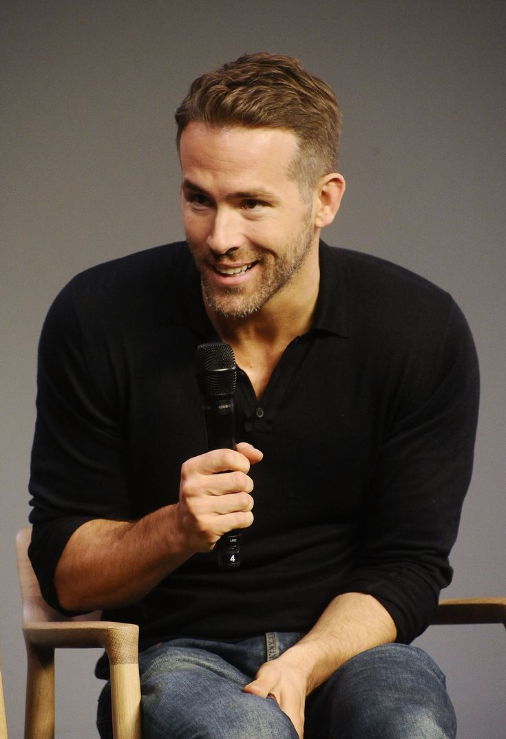 A Necessary Look at Ryan Reynolds's Many Handsome Appearances This Week Ryan Reynolds Haircut, Ryan Kwanten, Hair Myth, Taper Fade Haircut, Ryan Guzman, Cool Hairstyles For Men, Mens Haircuts Fade, Corte De Cabelo Masculino, Mens Haircuts Short