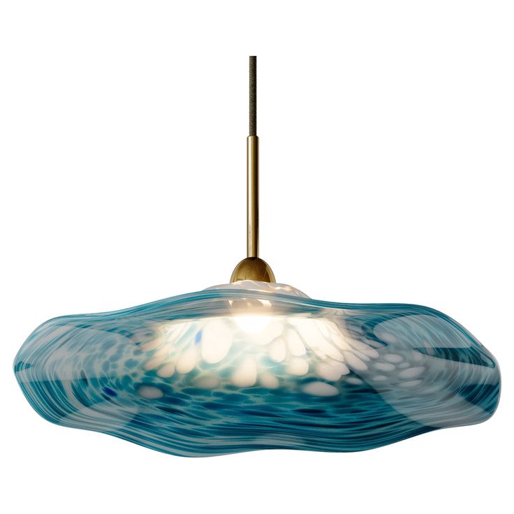 Perla takes inspiration from the oyster, with the distinctive, organic form of the decorative hand spun glass shade representing the shell, with the central light source acting as the pearl. The result is a soft and graceful luminaire that adds a flowing natural beauty to any luxury interior. Handcrafted in the UK by trusted and experienced artisans, the delicate glass shade is available in three vibrant tones that offer a distinctive and refined character. As each shade is hand-finished, each p Sea Glass Chandelier, Ceramic Glazing, Cluster Pendant Lighting, Gallery Lighting, Organic Glass, Chandelier Pendant, Cluster Pendant, Organic Form, Glass Pendant Light