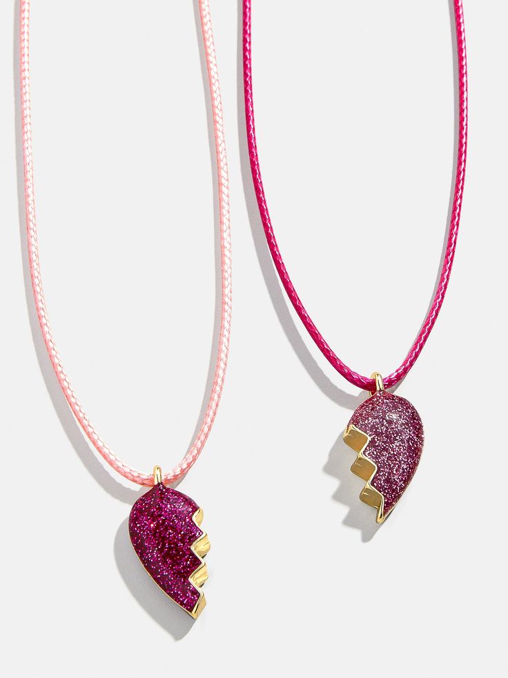 Show some love to your little one and their bestie with the Kids' Heart BFF Necklace Set. Each of these two necklaces feature a glittery split heart that when combined, fit perfectly together. So cute and perfectly pink, your mini me and their bestie won't ever want to take it off. Please note: intended for children 3+. Bracelets For Kids, Bff Necklace, Unicorn Earrings, Cream Earrings, Kids Headbands, Two Necklaces, Bff Necklaces, Unicorn Kids, Ups Shipping