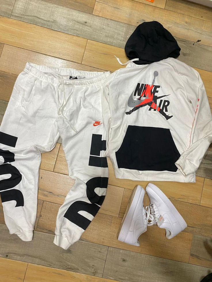 Nike Sets For Men, Jordan Tracksuit Men, Mens Tracksuit Set Nike, Air Nike, Winter Swag, Drippy Fits, Womens Workout, Tshirt Design Men, Dave East