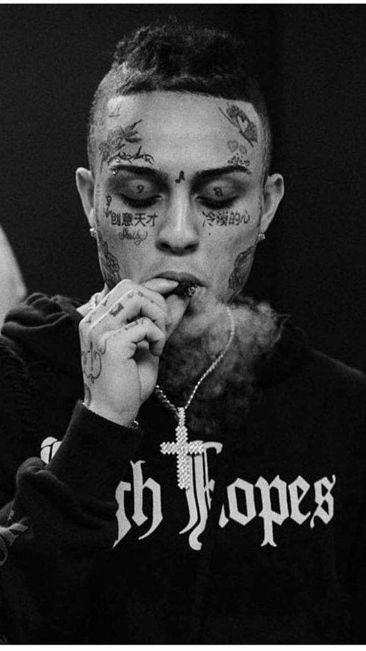 Lil Skies, Rap Wallpaper, Face Tattoos, Rappers, Che Guevara, Halloween Face Makeup, My Husband, Rap, Black White