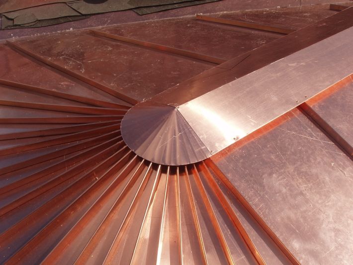 a close up of a metal object on the ground