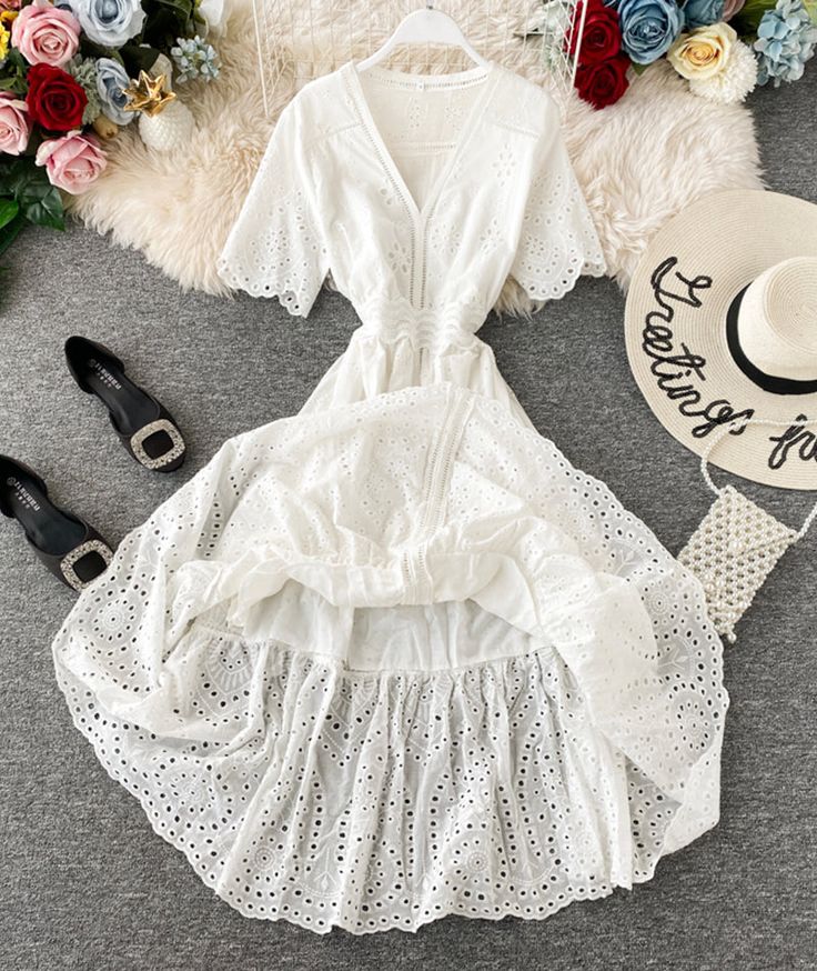 White v neck short sleeve dress fashion dress Fabric: lace Color: white Size(cm): S, M, L, XL S length 114 bust 84 waist 64 M length 115 bust 88 waist 68 L length 116 bust 92 waist 72 XL length 117 bust 96 waist 76 Feminine White V-neck Beach Dress, White V-neck Short Sleeve Party Dress, White V-neck Midi Dress For Vacation, Casual White V-neck Summer Dress, Spring Party Short Sleeve V-neck Dress, Lace V-neck Maxi Dress For Summer, White V-neck Party Dress With Short Sleeves, White Short Sleeve V-neck Party Dress, Fitted V-neck Dress With Short Sleeves For Beach