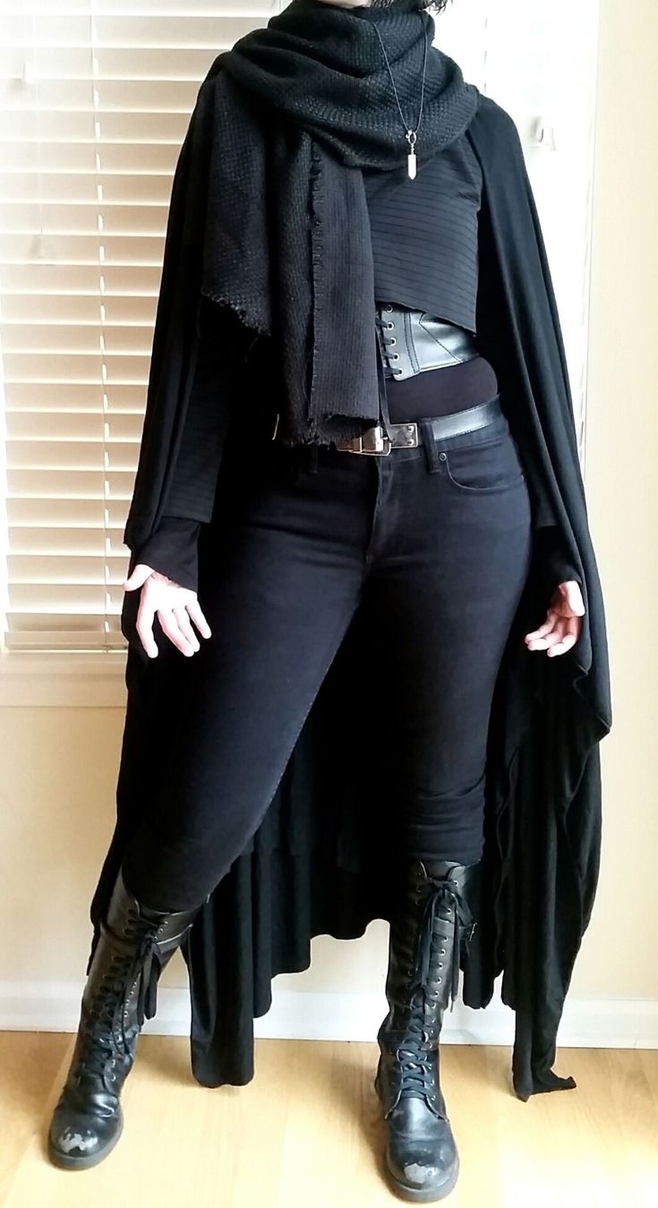 ~☆▪¤Another year on the job, another Star Wars inspired outfit! ¤▪☆~ Star Wars Inspired Outfits, Gothic Mode, Dark Mori, Goth Outfit, Black Clothes, Theodore Roosevelt, Grunge Look, Themed Outfits, Fantasy Clothing