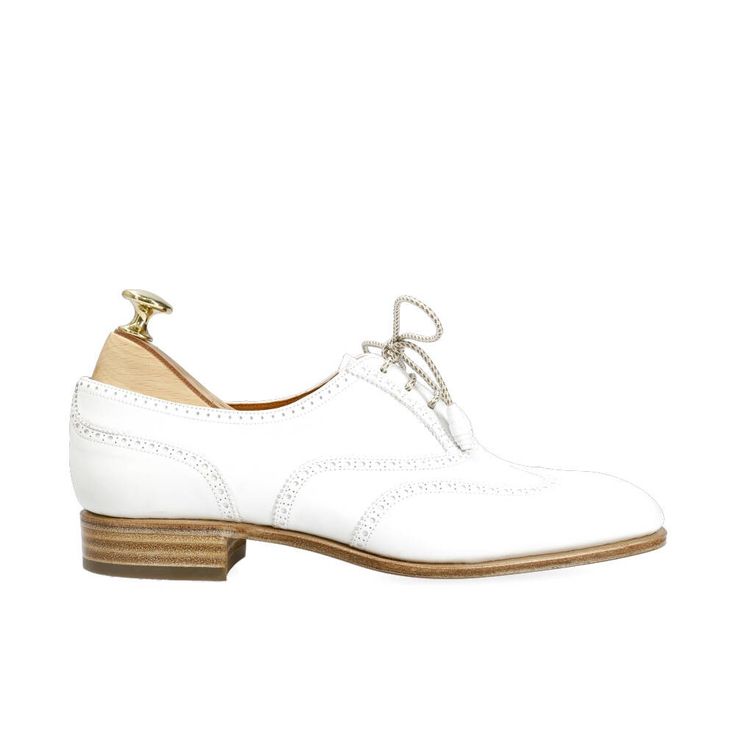 WOMEN OXFORD SHOES IN WHITE VITELLO Luxury White Leather Shoes With Round Toe, Elegant White Plain Toe Lace-up Shoes, White Plain Toe Lace-up Shoes For Derby, White Brogue Oxfords With Flat Heel, White Flat Heel Oxfords With Brogue Detailing, White Brogue Oxford Shoes With Flat Heel, White Flat Heel Leather Shoes For Business, White Low-top Leather Shoes With Brogue Detailing, White Leather Shoes With Flat Heel For Business