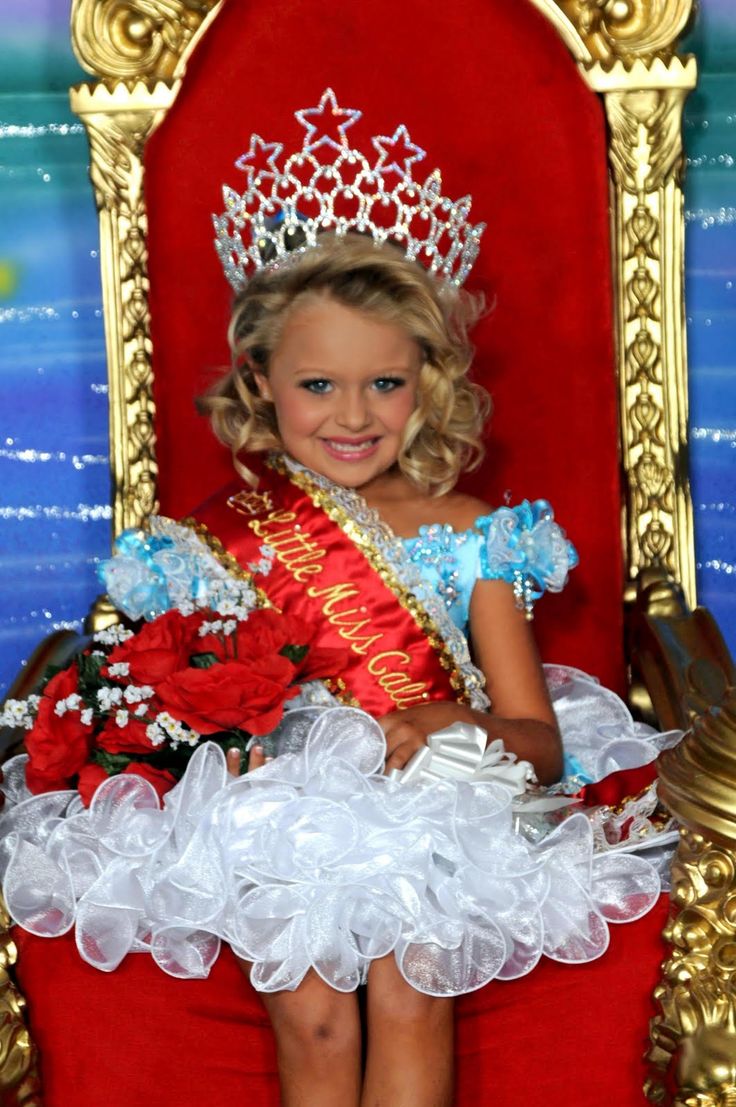 toddlers and tiaras Girls Pageant Makeup, Pagent Makeup, Toddlers In Tiaras, Glitz Pageant Hair, Pageant Hair For Kids, Pageant Mom, Glitz Pageant Dresses, Safety Officer, Toddler Pageant