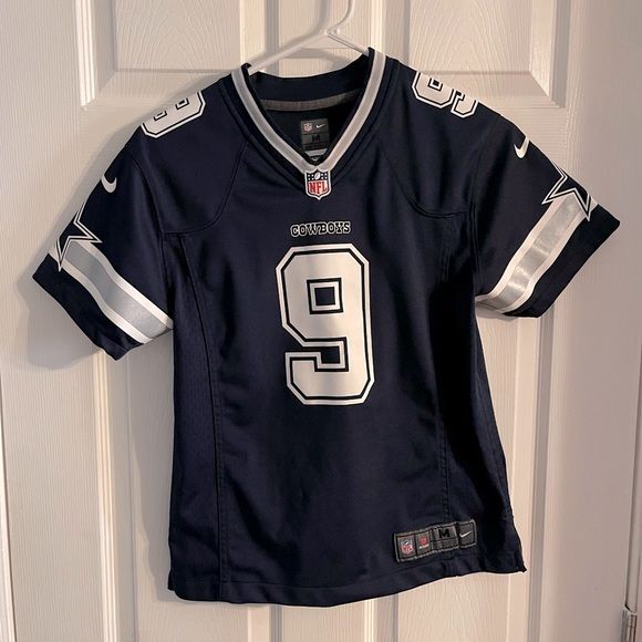 NFL Youth Dallas Cowboys Jersey size M *Authentic* Dallas Cowboys Jersey Outfit, Jerseys Outfit, Aesthetic Jersey, Jersey Aesthetic, Cowboys Jersey, Dallas Cowboys Jersey, Jersey Nike, Nfl Jersey, Jersey Outfit