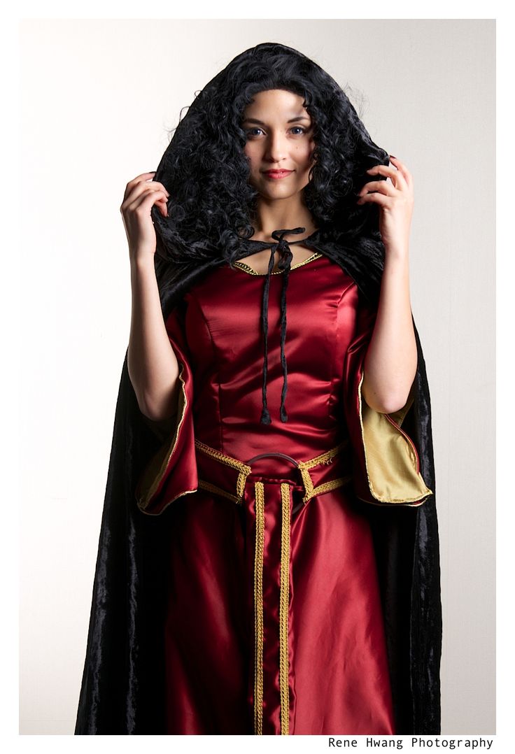 Mother Gothel. | Disney cosplay, Disney villain costumes, Villain dresses