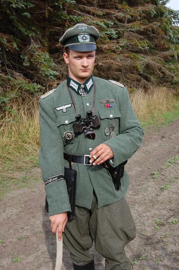 GD-Major German Officer, Wwii German Uniforms, Wwii Uniforms, German Military, German Uniforms, Military Uniforms, Army Uniform, German Army, Stone Collection