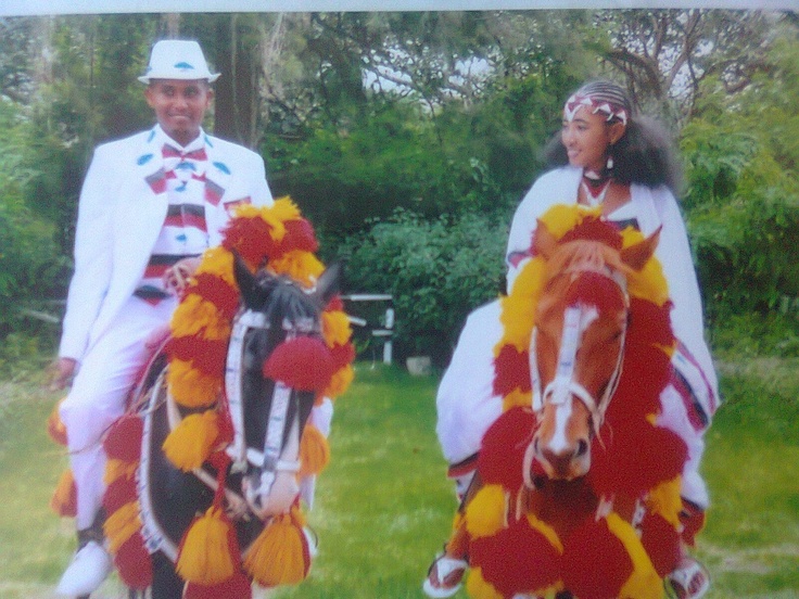 Oromo wedding; Oromia, Ethiopia (Africa). Oromo Wedding, Oromia Ethiopia, Oromo Culture, Ethiopia People, Oromo People, Ethiopian People, Ethiopian Culture, Ethiopian Wedding, Muslimah Wedding Dress