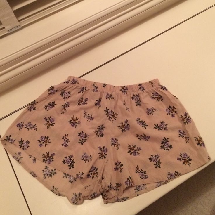 Brandy Floral Cotton Rayon Blend Shorts. Marked One Size But They For Sure Fit Smaller, Probably Small / Xsmall. Never Worn, Washed Once And Then Tried On But Never Worn Bc Too Small For Me. Cute Beige Bottoms For Summer, Cute Beige Summer Bottoms, Cute Spring Vacation Pajama Shorts, Casual Beige Floral Print Bottoms, Summer Pajama Shorts With Short Inseam, Cute Floral Print Bottoms For Beach, Cute Floral Print Beach Bottoms, Short Inseam Pajama Shorts For Warm Weather, Cute Spring Pajama Shorts